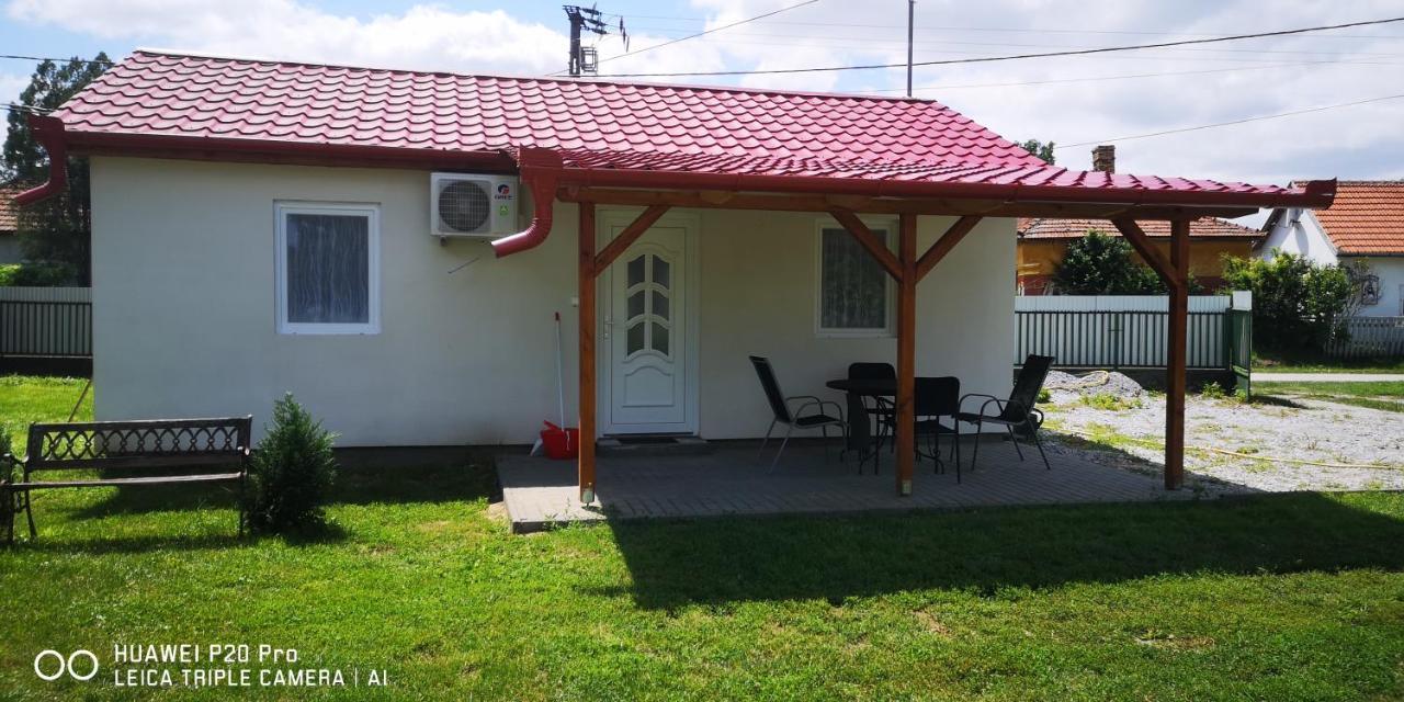 Rákóczi Vendégház Poroszló Esterno foto