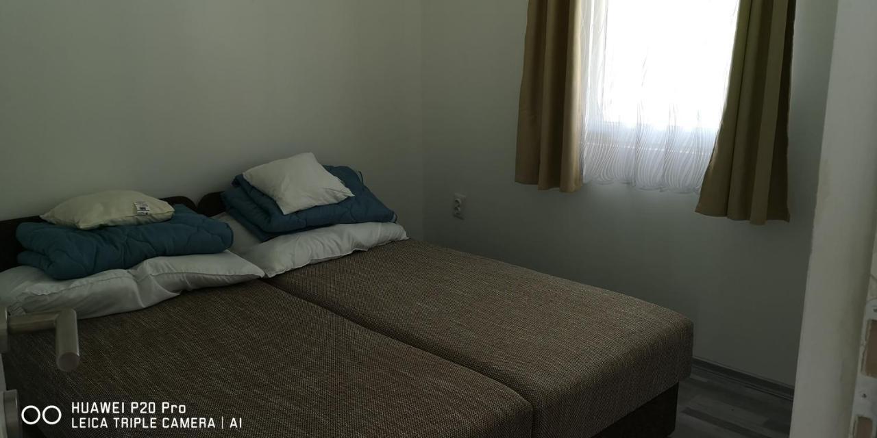 Rákóczi Vendégház Poroszló Esterno foto