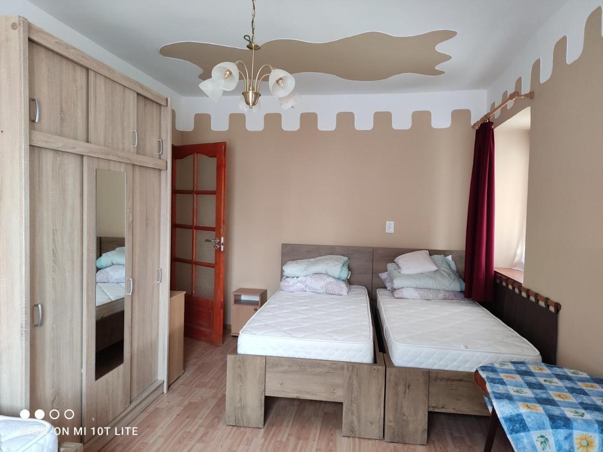 Rákóczi Vendégház Poroszló Esterno foto