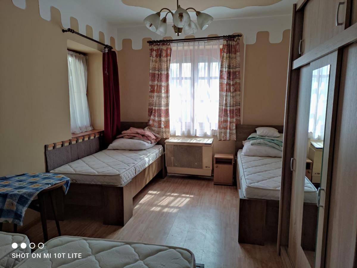 Rákóczi Vendégház Poroszló Esterno foto