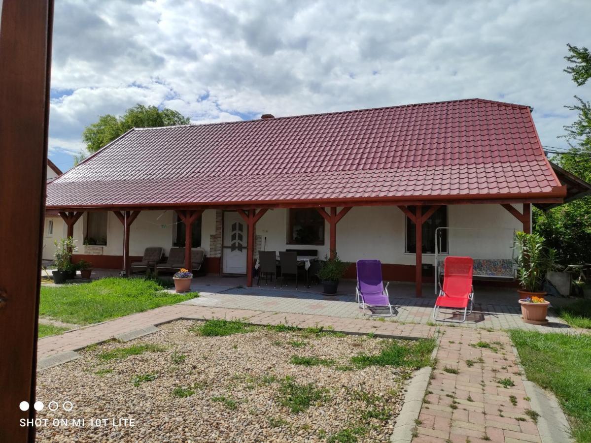 Rákóczi Vendégház Poroszló Esterno foto