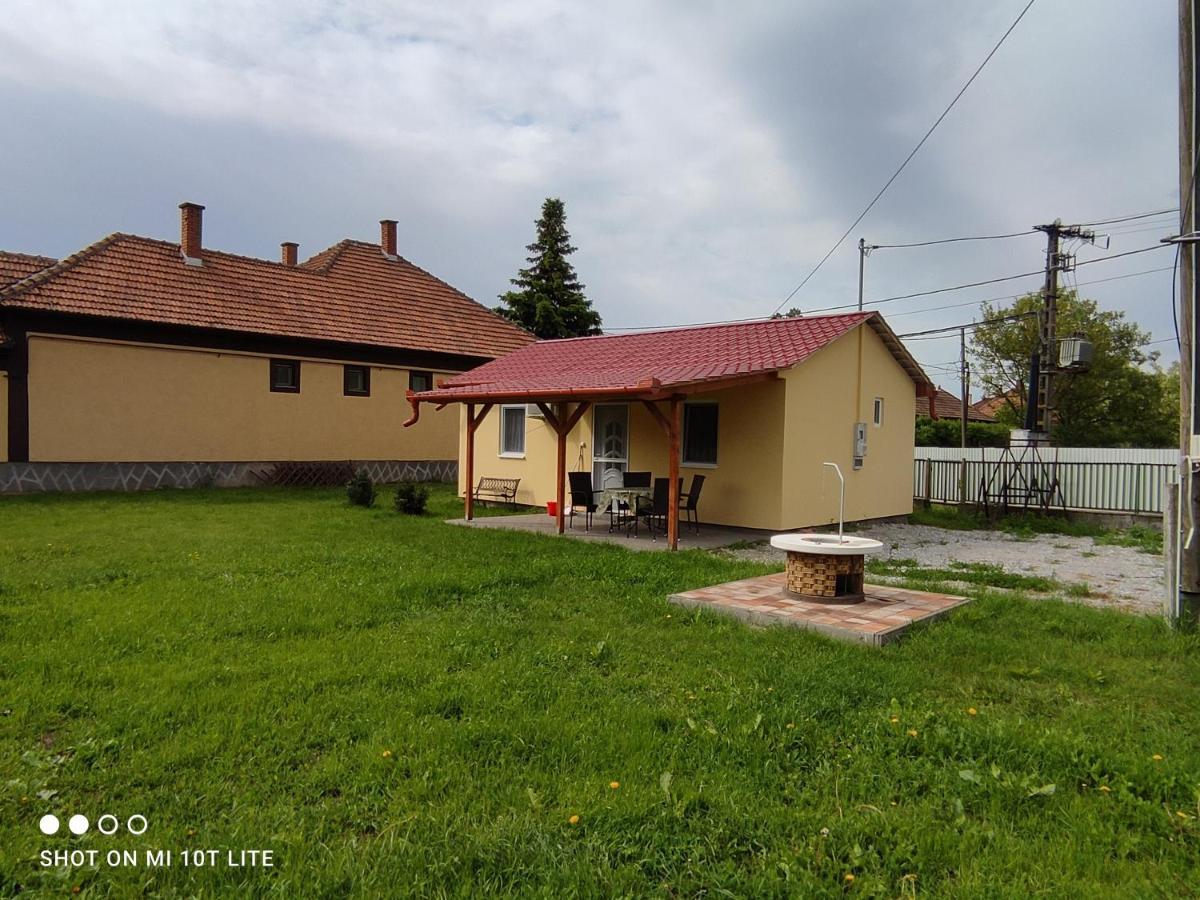 Rákóczi Vendégház Poroszló Esterno foto