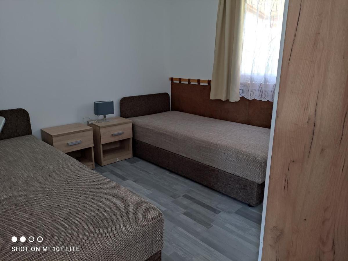 Rákóczi Vendégház Poroszló Esterno foto
