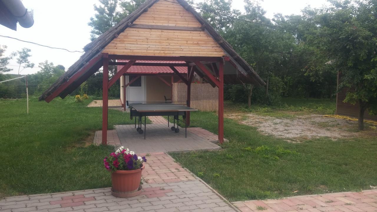 Rákóczi Vendégház Poroszló Esterno foto